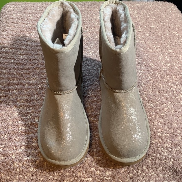 UGG Classic Short Shimmer Metallic Boots - Picture 6 of 8
